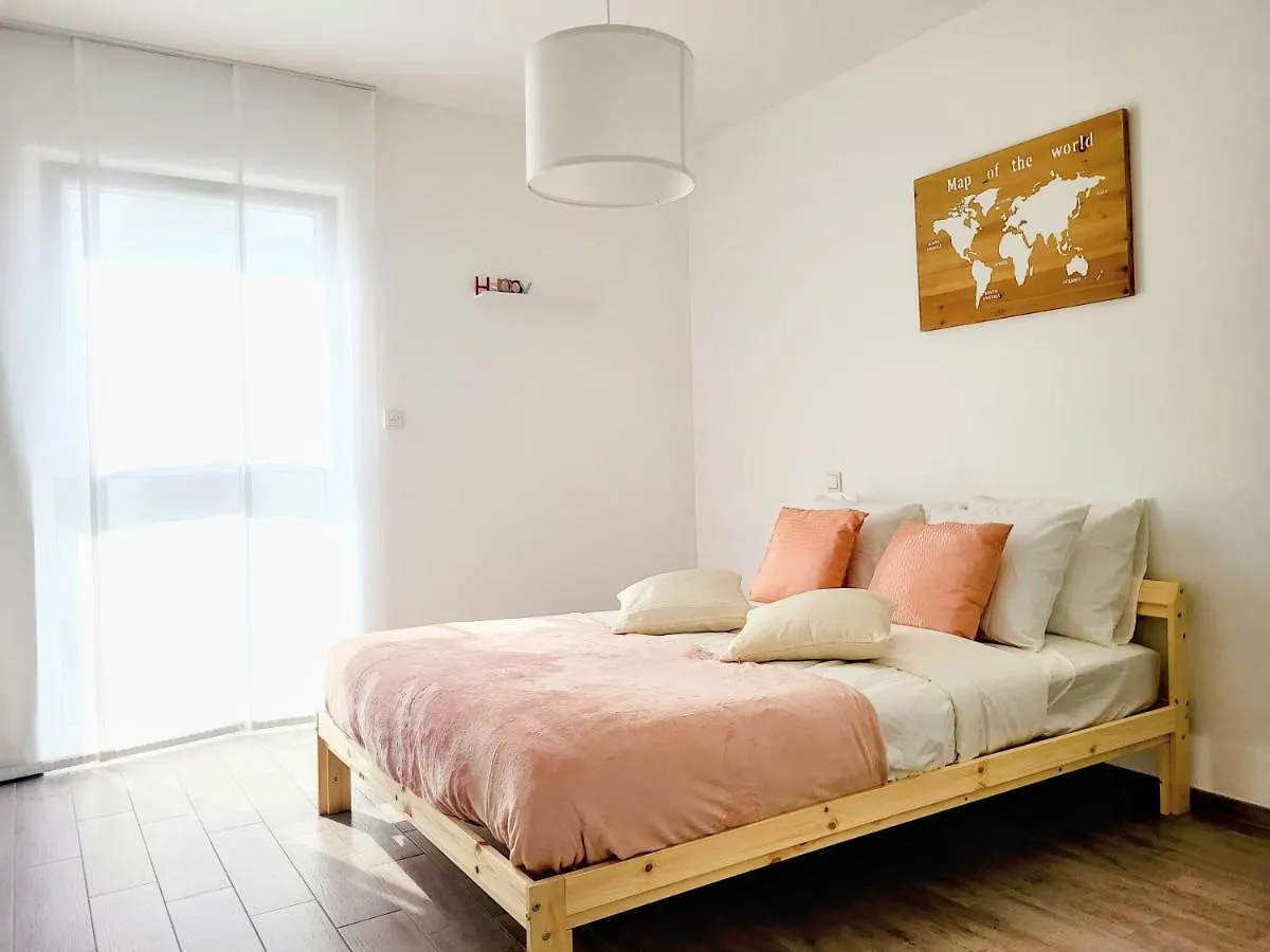 Calm And Modern Apartment Eischen